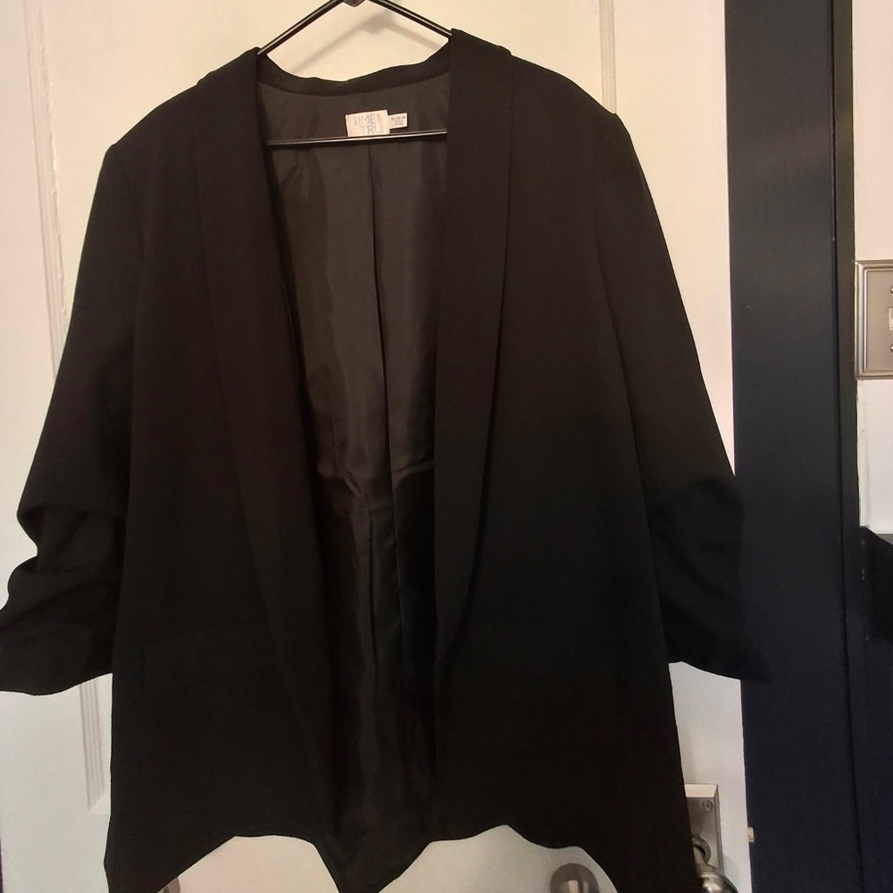 Women’s Time and True Scrunch Gather Sleeve Jacket